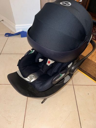 Cybex Cloud Car seat & 360 base