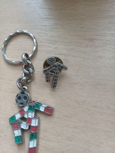 90s Italian world cup Keyring and tie pin