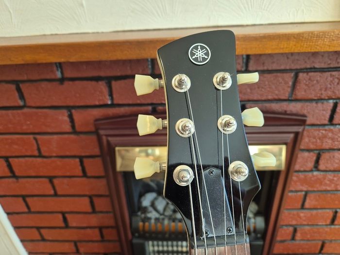 Yamaha Revstar RSE20 White Electric Guitar