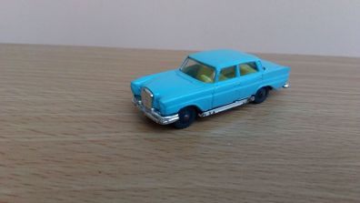 Husky Mercedes 220