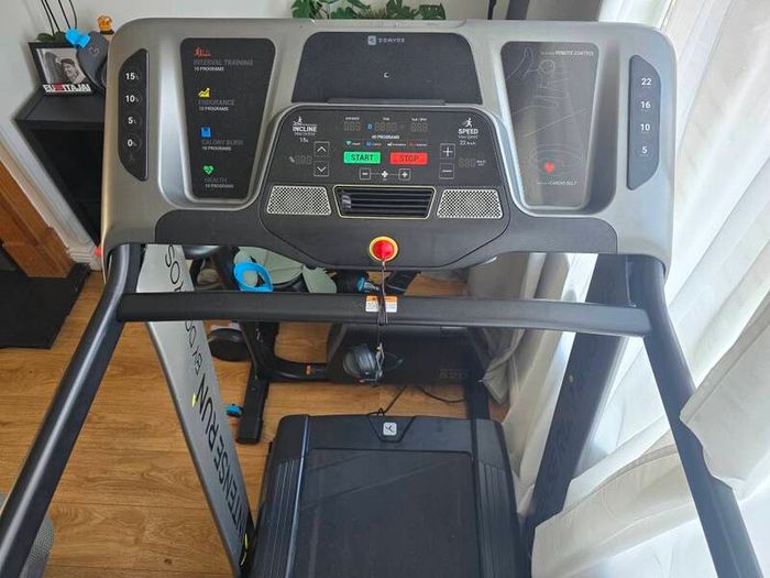 Domyos Intense Run Treadmill - PRO35H (22km/h - 15% Incline)