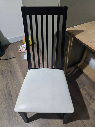 FTG - Work/study table and chair - free to go