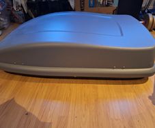 Roof box