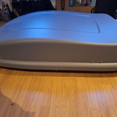 Roof box