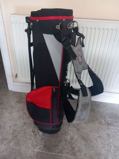 Kids golf bag with stand.