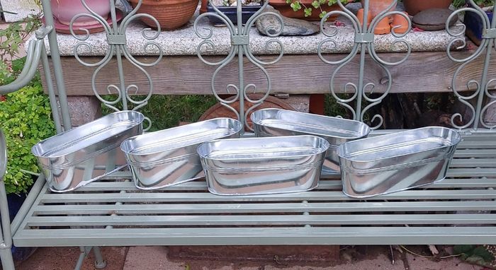 5 Metal Garden containers