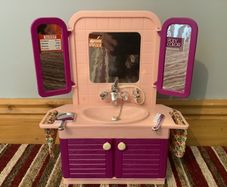 Vintage Dolls vanity unit