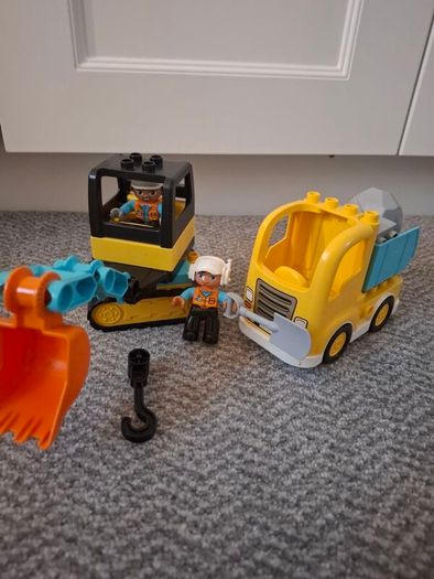 Duplo Police Fire station Airport Train