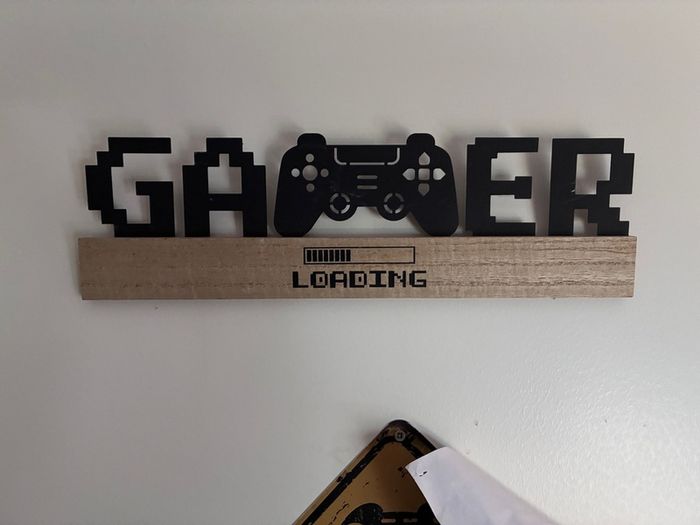 Gamer signs metal