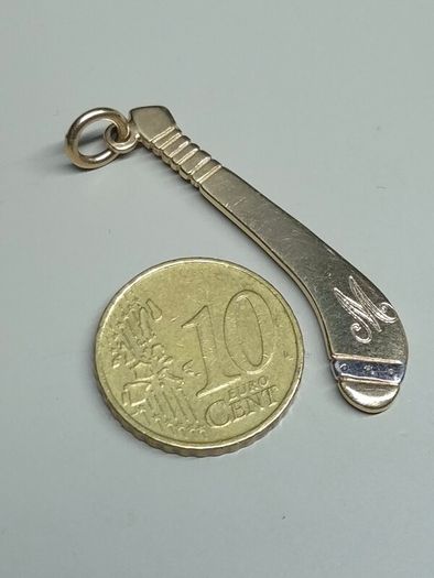 Vintage Dublin 9ct Solid Gold Irish Hurley Stick Charm