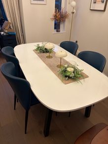 dining table and 4 chairs