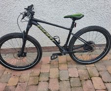 Giant Fathom 1 Mountain Bike