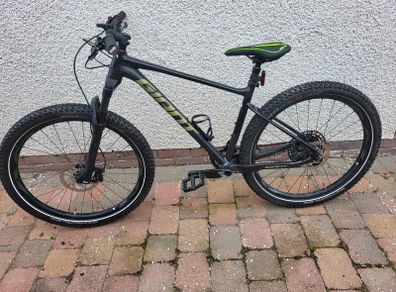 Giant Mountain Bike
