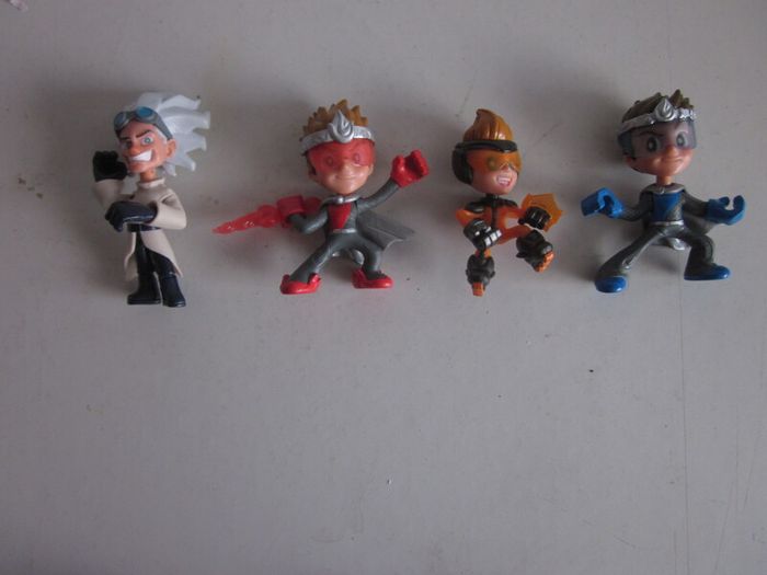 Ninja Kidz TV Figures X 10