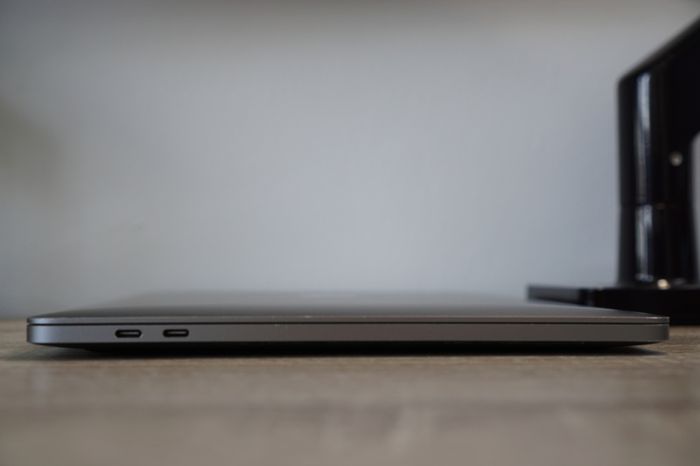 Apple MacBook Pro 13" (2019) | i5 2.4GHz | 16GB RAM | 4x Thunderbolt