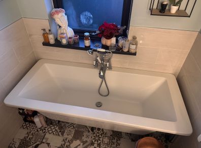 porcelain bath