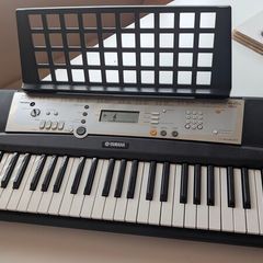 Free Piano Keyboard - needs repair