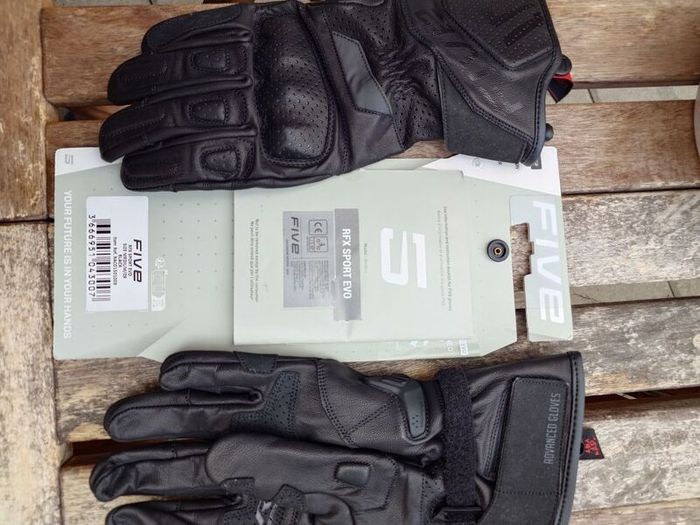 five rfx sport gloves