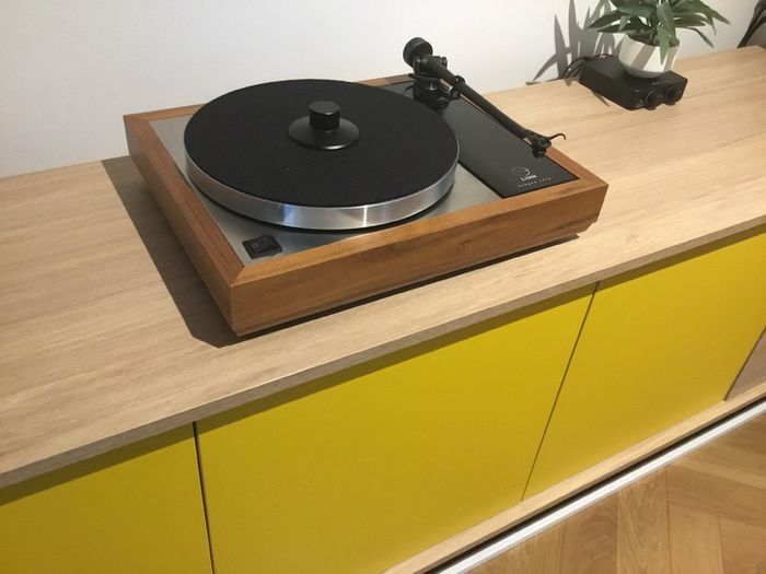 Linn Sondek LP12 Turntable