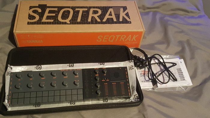 Yamaha Seqtrak - Groove box Black