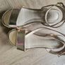 wedge sandals size 4 Image 3