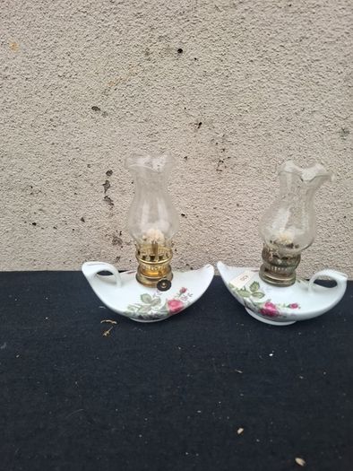 2 small rose oil lamps possible to post