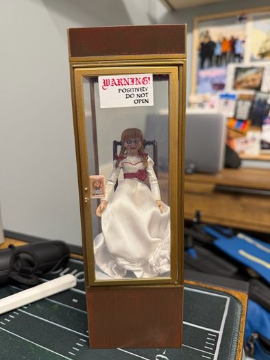 NECA The Conjuring  Annabelle 7"