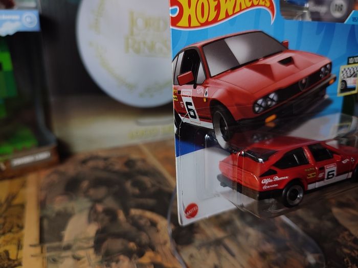 Alfa Romeo GTV6 3.0 ! Red Variant ! HW Retro Racers ! 2022 ! Hot Wheels ! Mattel !