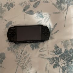 psp 3000 ( comes with charger ,screen protector and new battery)