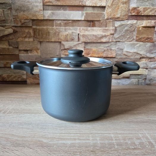 Grey pot with lid, 3L