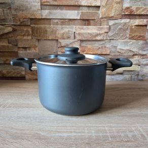 Grey pot with lid, 3L