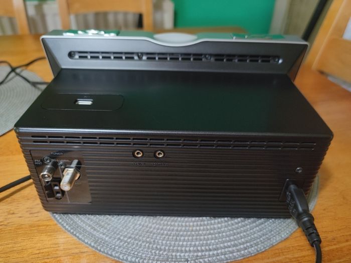 Yamaha TSX-100 Desktop Audio System Radio Clock Alarm