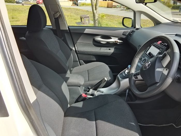 2012 Toyota Auris Hybrid Automatic.