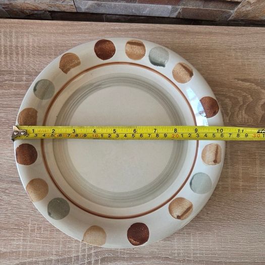 Ceramic dinner plates