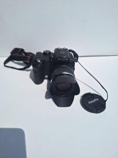 Fujifilm FinePix S9500 Digital Camera