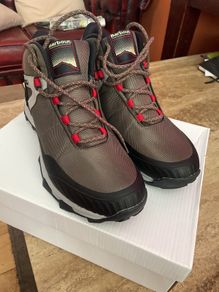 Barbour boots size 9