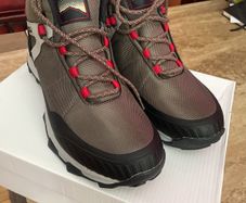 Barbour boots size 9
