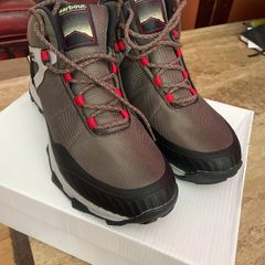 Barbour boots size 9
