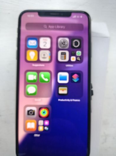 iphone Xs max and smartwatch