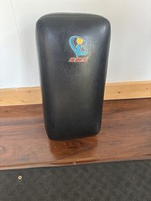 muai thai kick pad