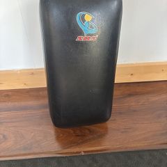 muai thai kick pad