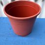 2 plastic flower pots Image 3