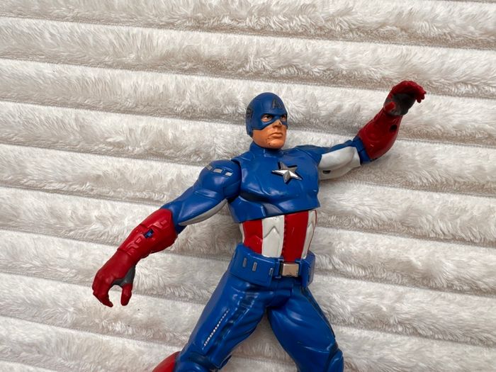 Marvel Captain America 2012 Action Figure approx. 25 cm. Twist Used Please see photos
