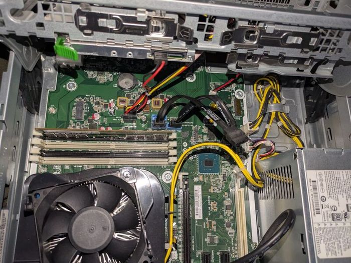 Hp Elitedesk 800 G3 | I5-6500 | 8GB-ddr4 | No SSD!