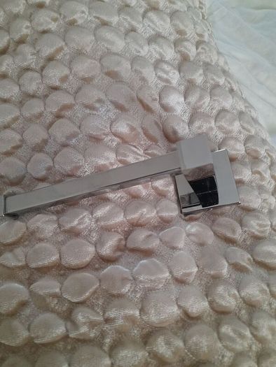 Toilet roll holder