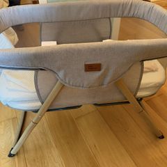 Baby Elegance Kangu next to me - crib