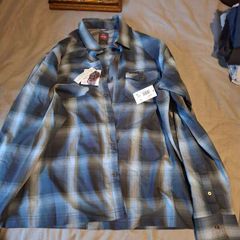 Brand New with tags Wrangler Men's Outdoor Long Sleeve Shirt All Season Stretch Shirt