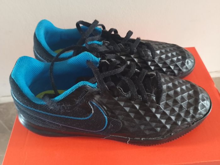 Tempo Nike astro shoes