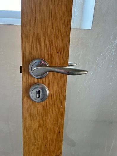 Oak shaker Internal door with glass panel