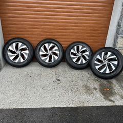 New genuine Volkswagon Venezia Alloy Rims & Tyres